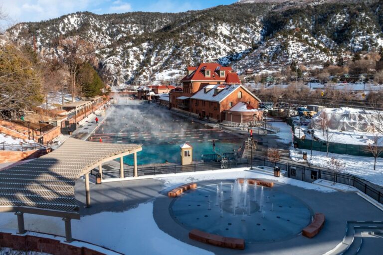 Where are Hot Springs in Colorado